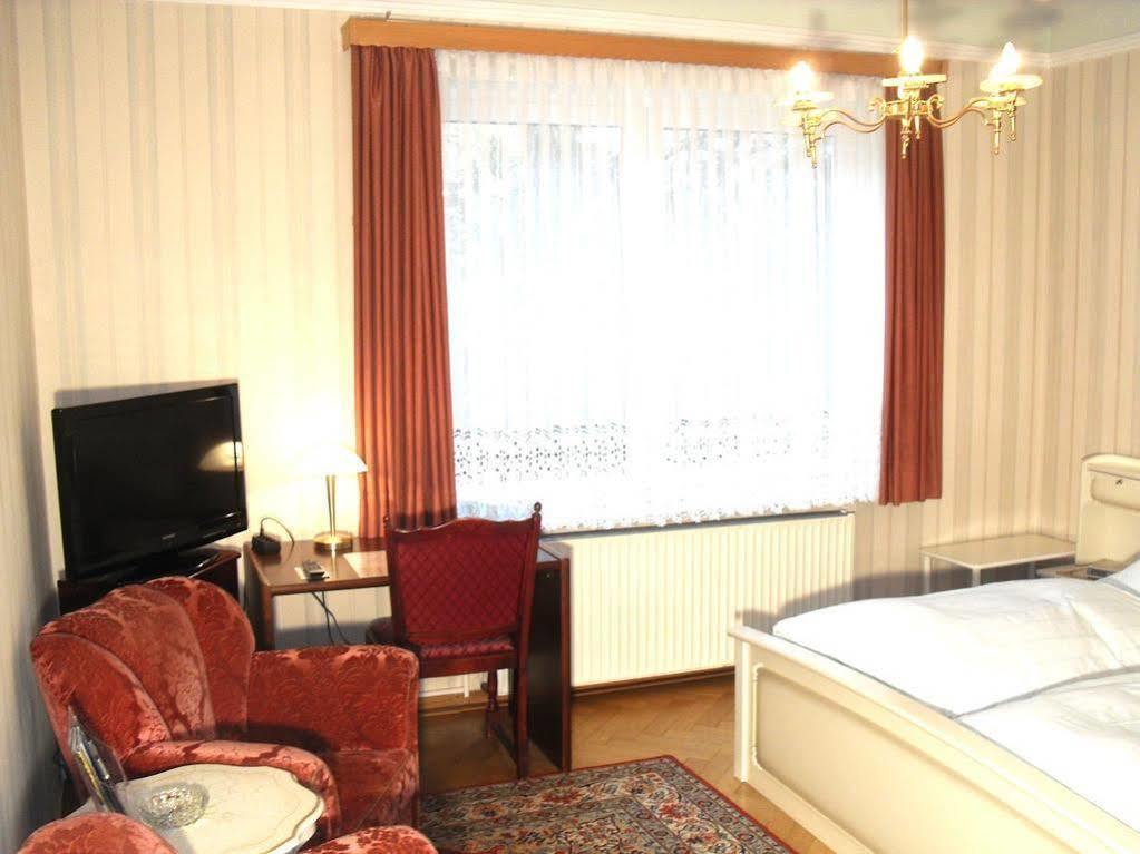 Hotel Waldersee Ганновер Экстерьер фото